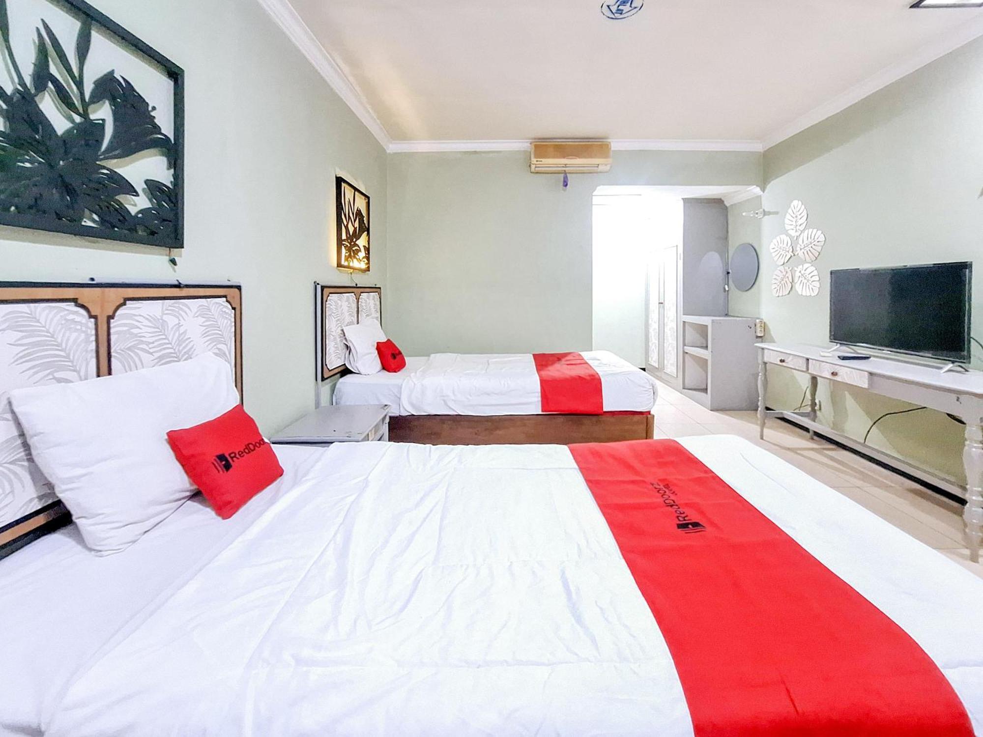 Reddoorz Near Stadion Semeru Lumajang Jawa Timur Екстериор снимка