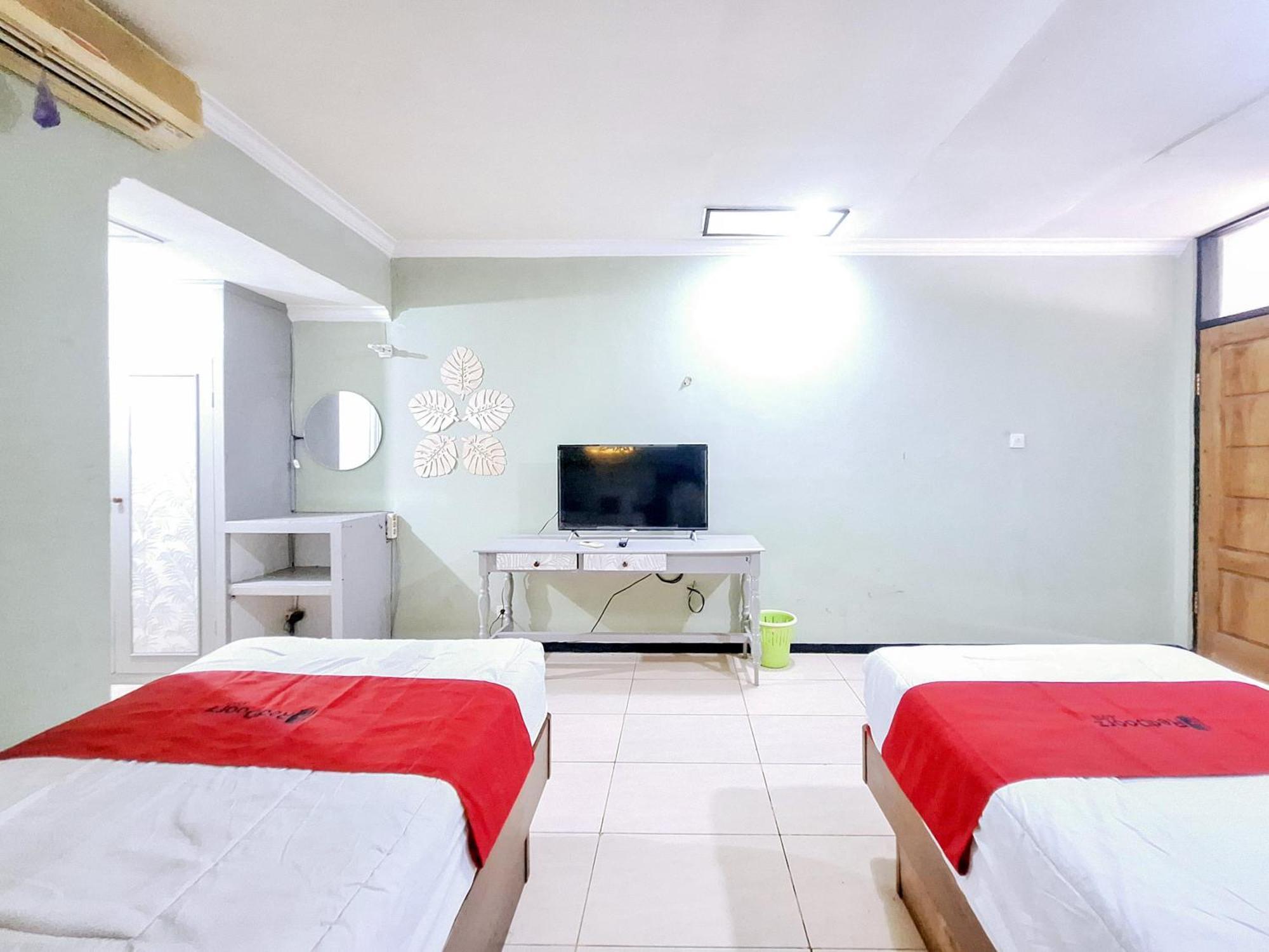 Reddoorz Near Stadion Semeru Lumajang Jawa Timur Екстериор снимка
