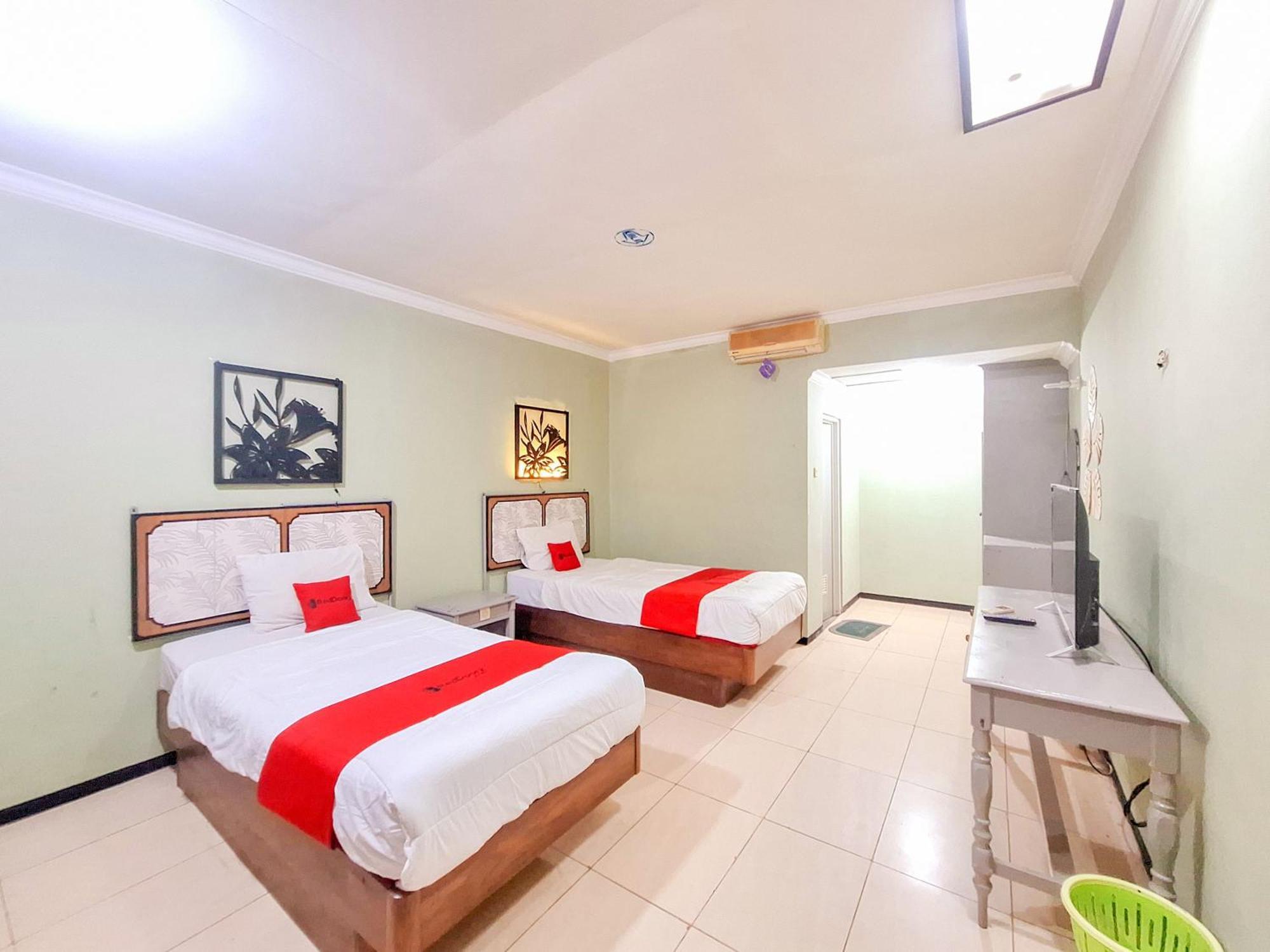 Reddoorz Near Stadion Semeru Lumajang Jawa Timur Екстериор снимка