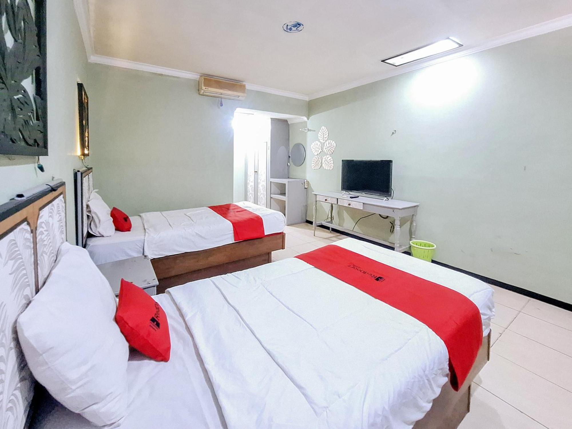 Reddoorz Near Stadion Semeru Lumajang Jawa Timur Екстериор снимка