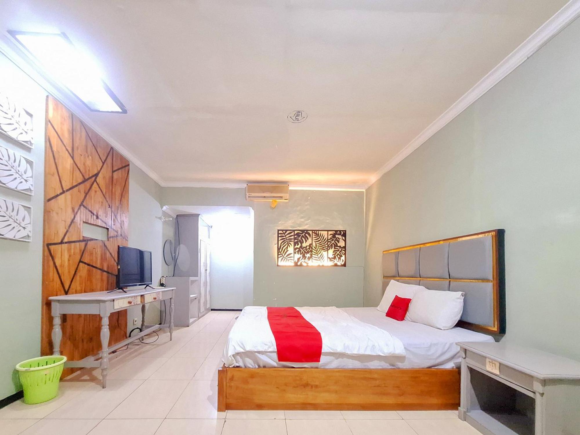 Reddoorz Near Stadion Semeru Lumajang Jawa Timur Екстериор снимка