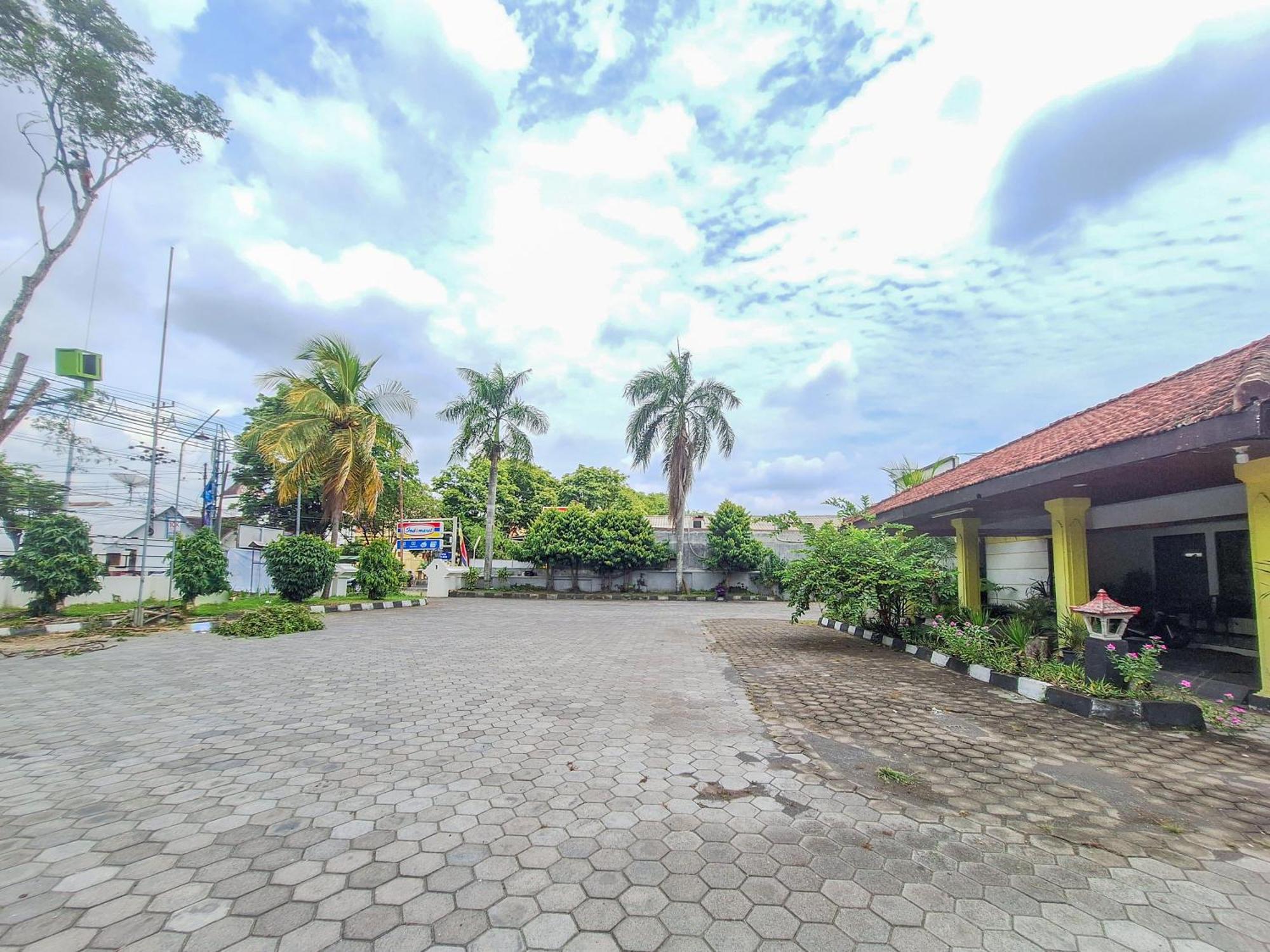 Reddoorz Near Stadion Semeru Lumajang Jawa Timur Екстериор снимка